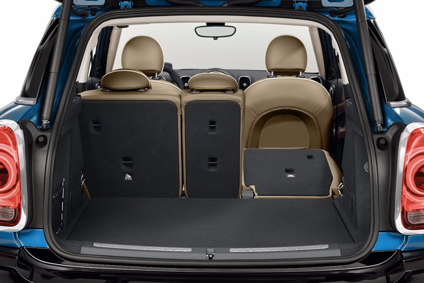 2020-mini-cooper-countryman-trunk-space-with-seat-folded-tinbanxe-3.jpg