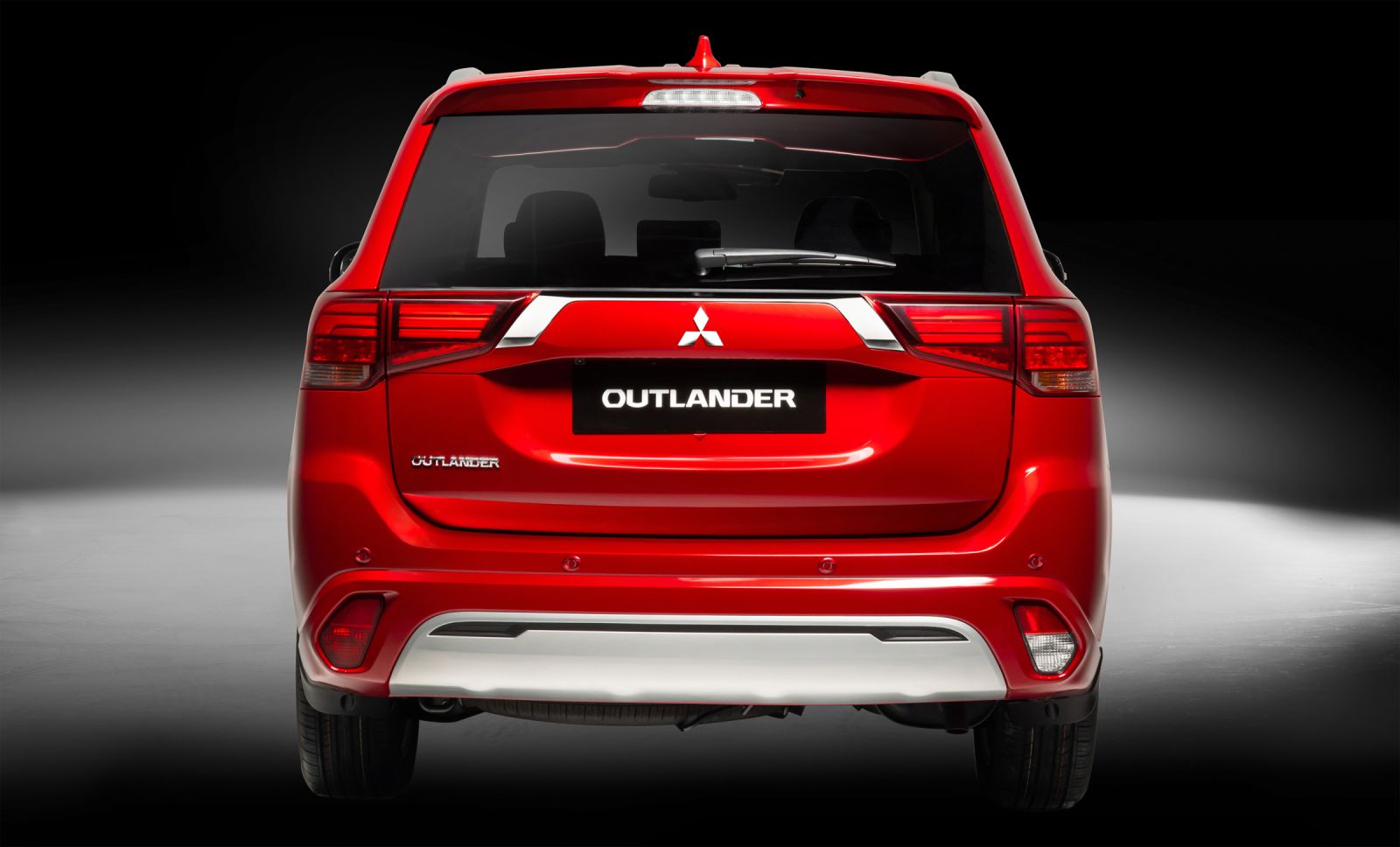 mitsubishi-outlander-ngoai-that-tinbanxe-4.jpg