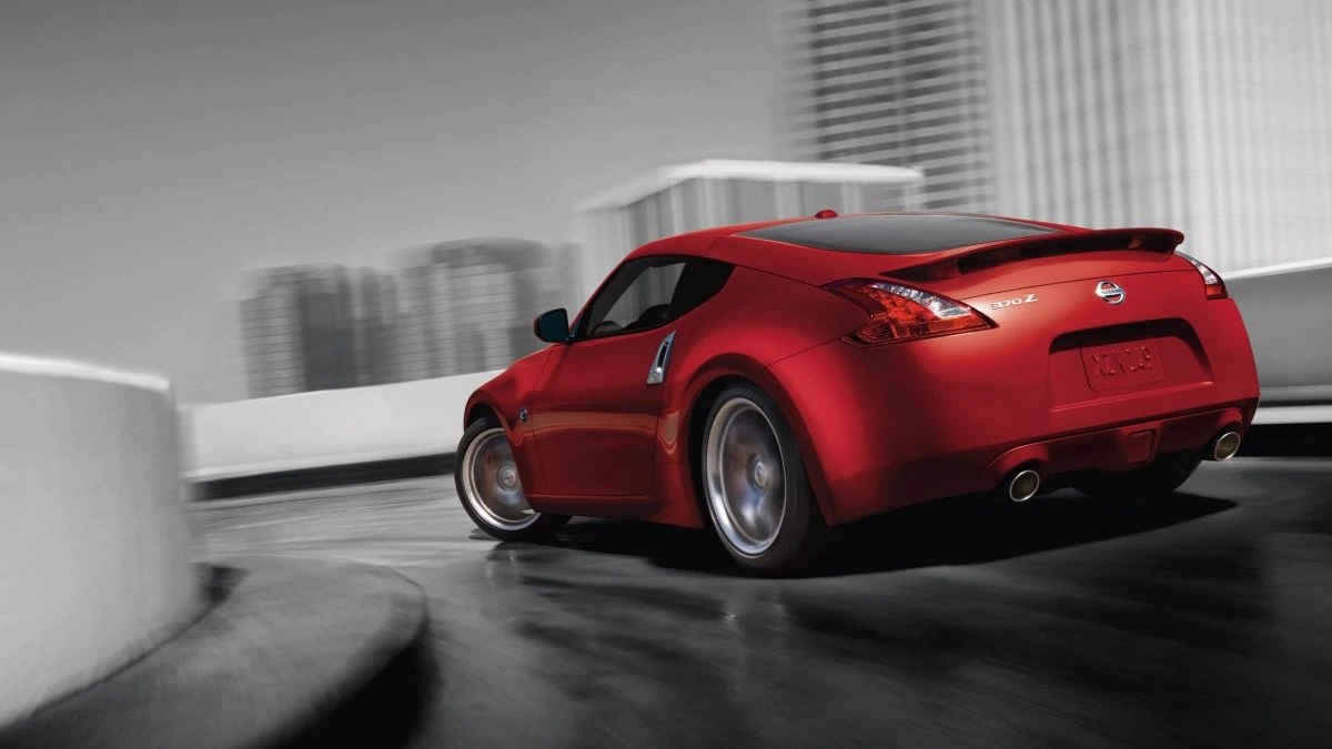 duoi-xe-nissan-370z.jpg