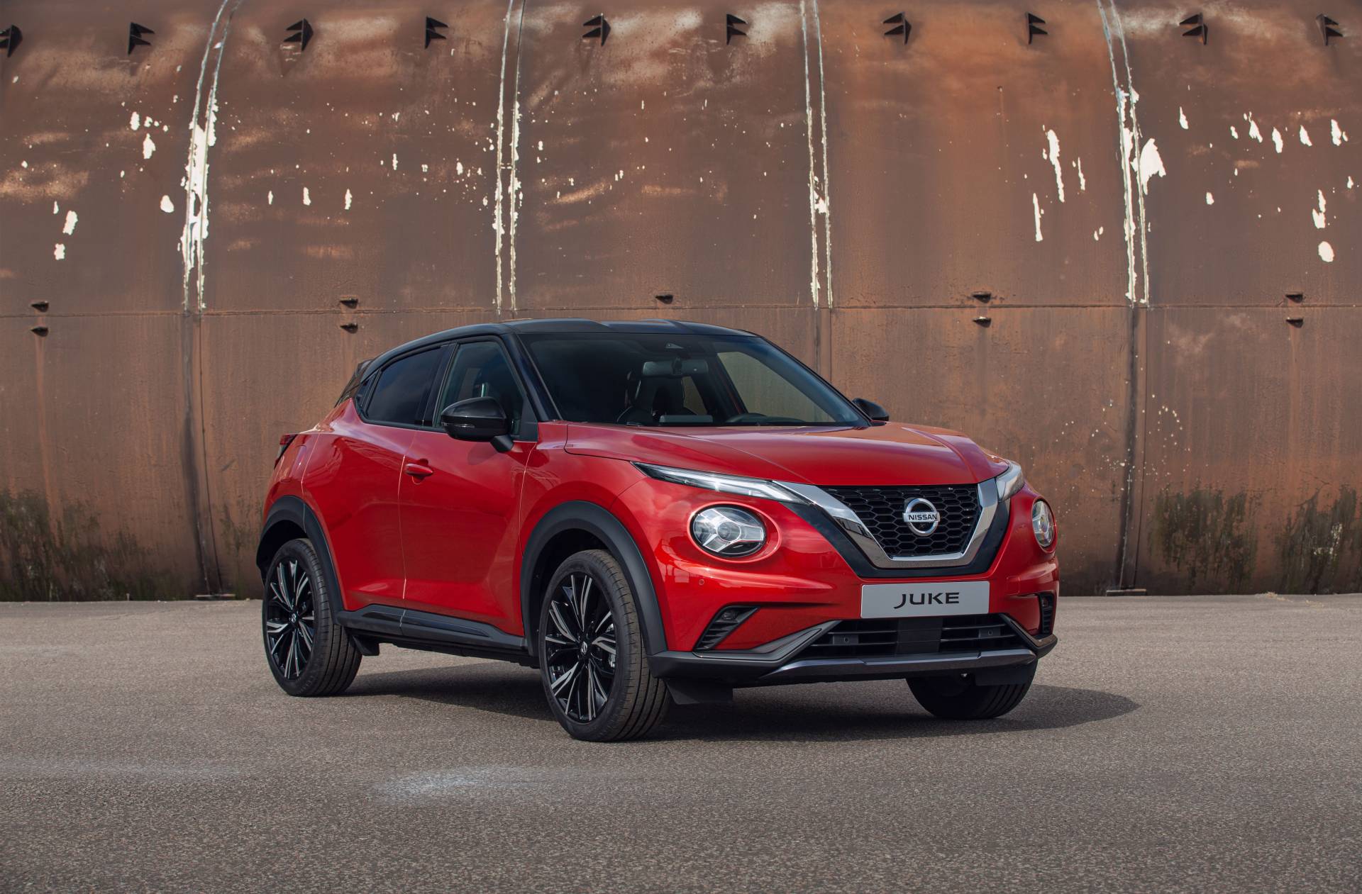 thiet-ke-Nissan%20Juke-la-mat.jpg