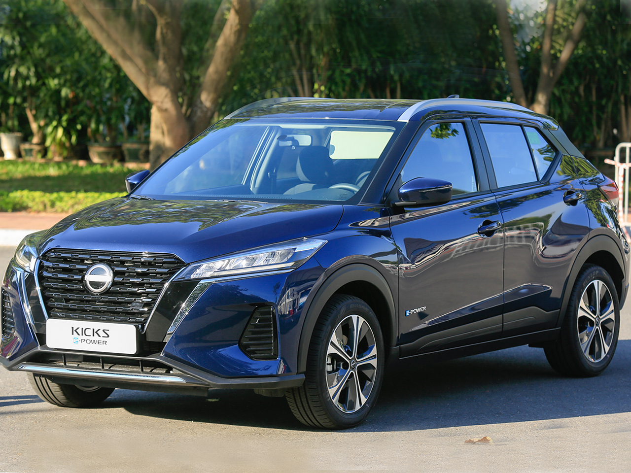 nissan-kicks-mausac-tinbanxe-2.jpg