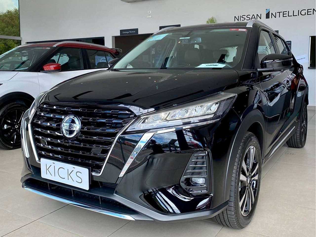 nissan-kicks-mausac-tinbanxe-4.jpg