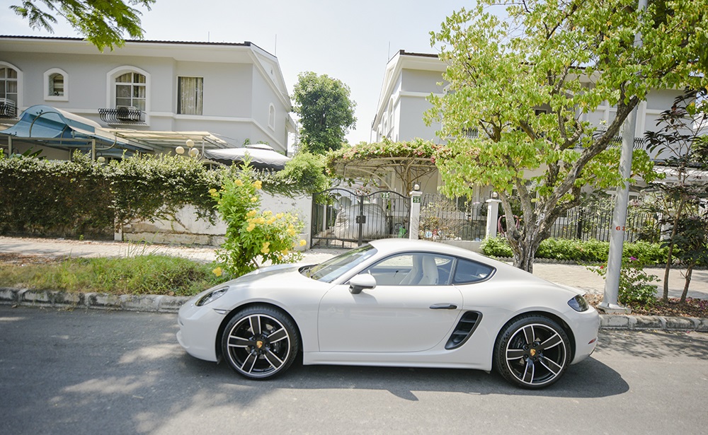 than-xe-porsche-718-cayman.jpg