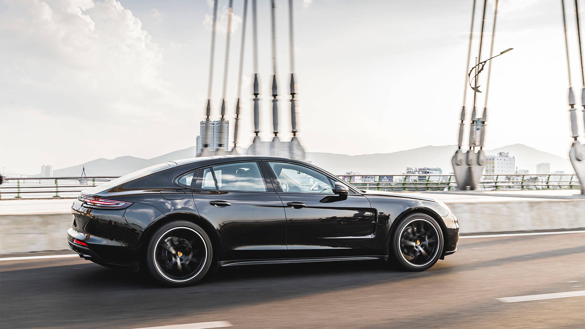 cam-giac-lai-porsche-panamera.jpg