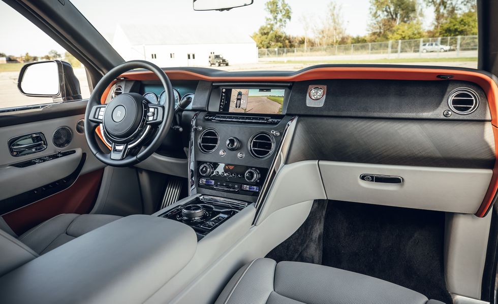 2022 RollsRoyce Cullinan Interior Dimensions Seating Cargo Space  Trunk  Size  Photos  CarBuzz
