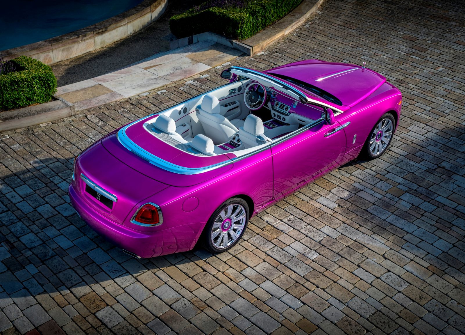 hong-xe-rolls-royce-dawn-tinbanxe.jpg