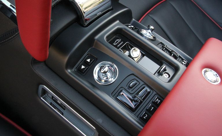 tien-ghi-rolls-royce-phantom-drophead-coupe-11.jpg