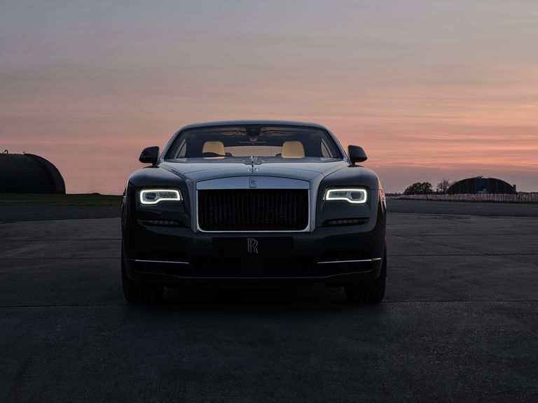 dau-xe-rolls-royce-wraith.jpg