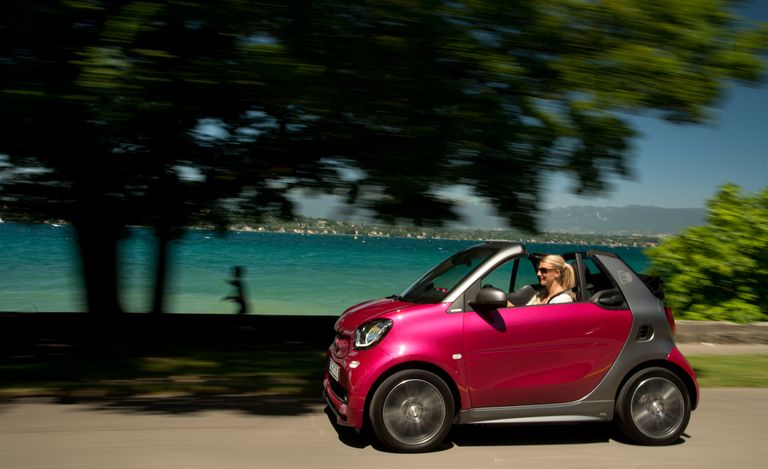 trai-nghiem-smart-electric-drive-cabriolet.jpg