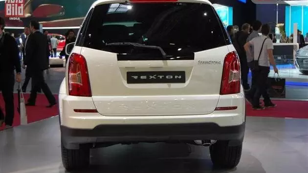 duoi-xe-ssangyong-rexton.jpg