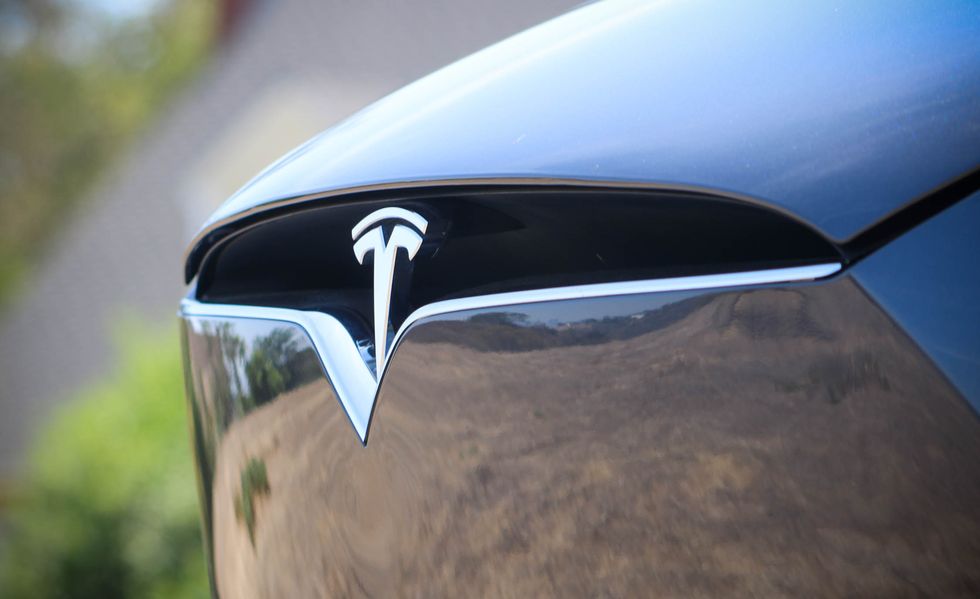 logo-tesla-model-x.jpg