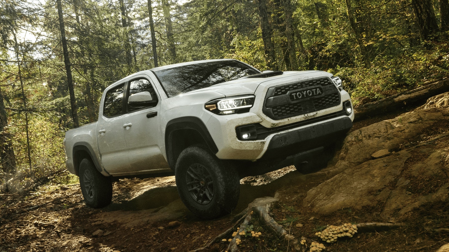 hong-xe-toyota-tacoma-trd-pro.jpg