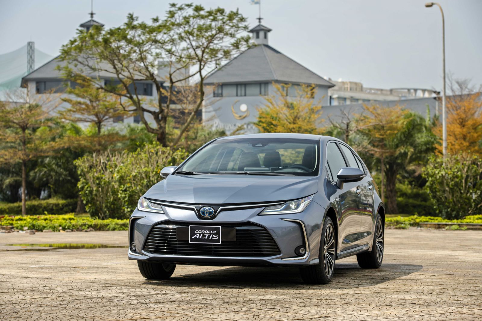 toyota-corolla-altis-ngoai-that-tinbanxe-2.jpg