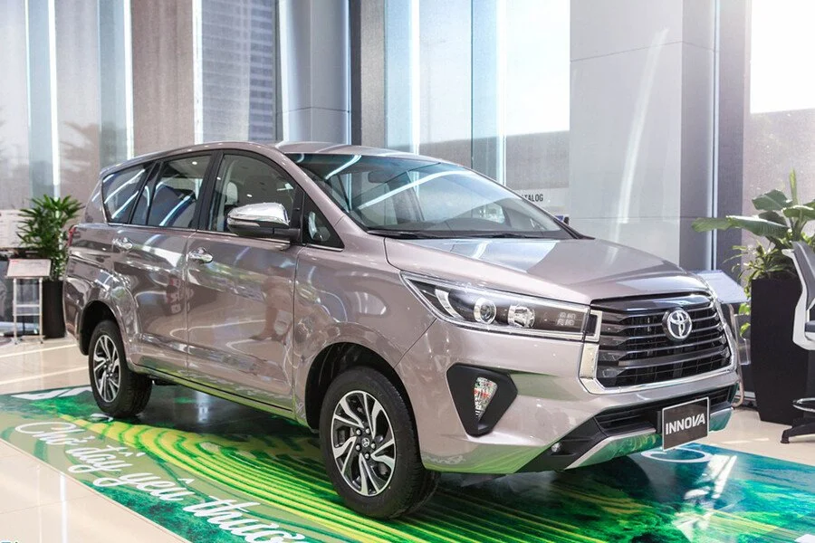 toyota-innova-venturer-khac-tinbanxe.jpg