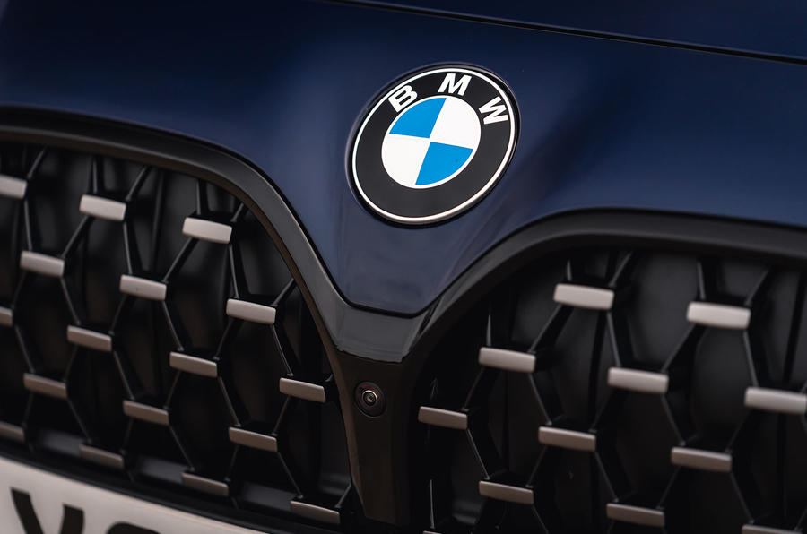 4-bmw-420i-m-sport-2020-uk-fd-front-badge.jpg