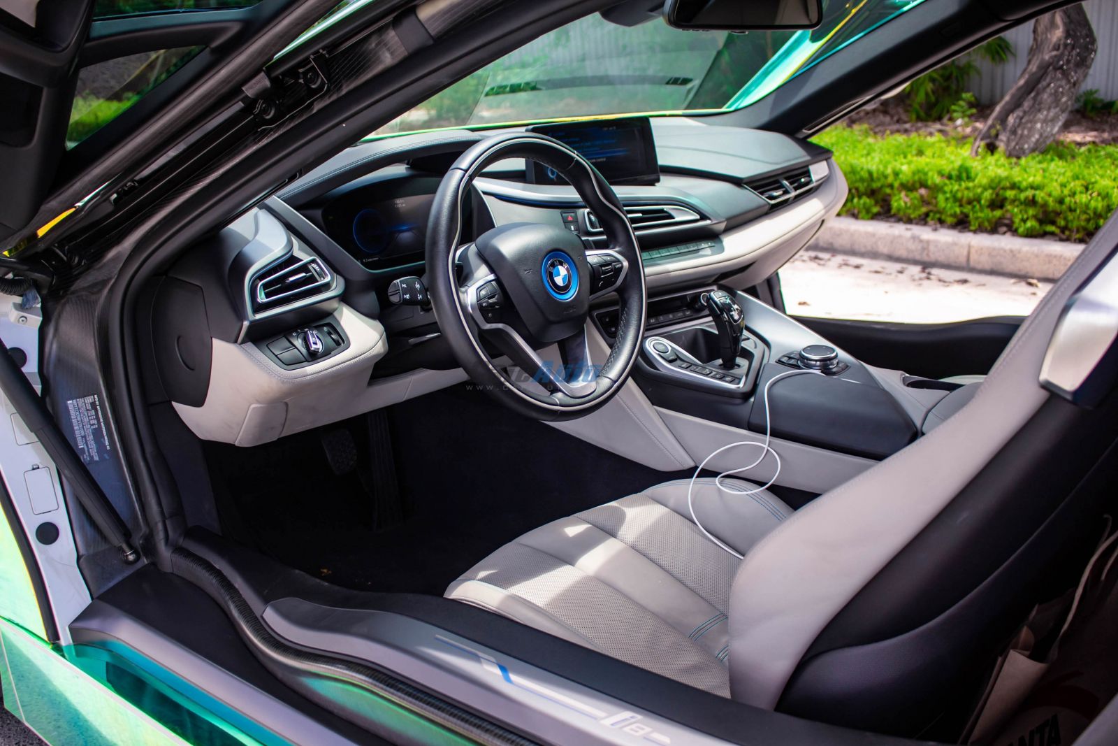 1_xe-bmw-i8-2020.jpg