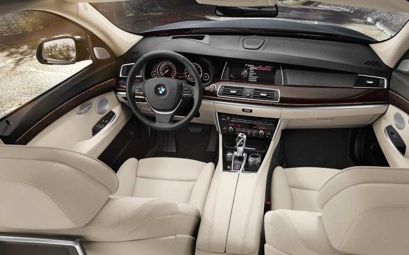 noi-that-bmw-528i-tinbanxe-2.jpg