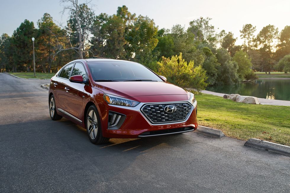 dau-xe-hyundai-ioniq-tinbanxe.jpg