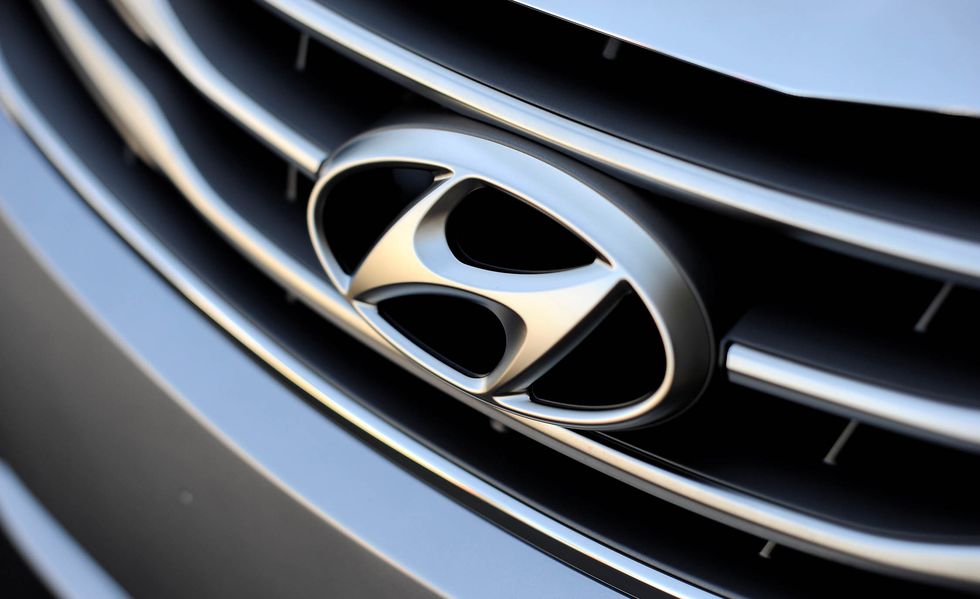 logo-truoc-hyundai-azera-tinbanxe.jpg