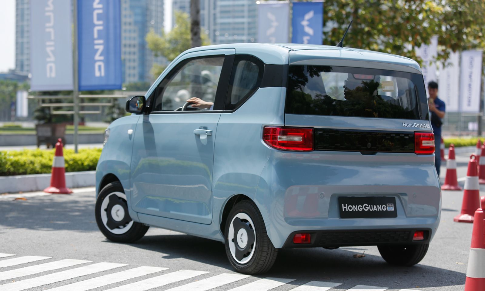 wuling-hongguang-mini-ev-tinbanxe-13.jpg